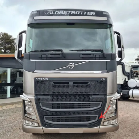 Estribo Superior Frontal Volvo FH 2021